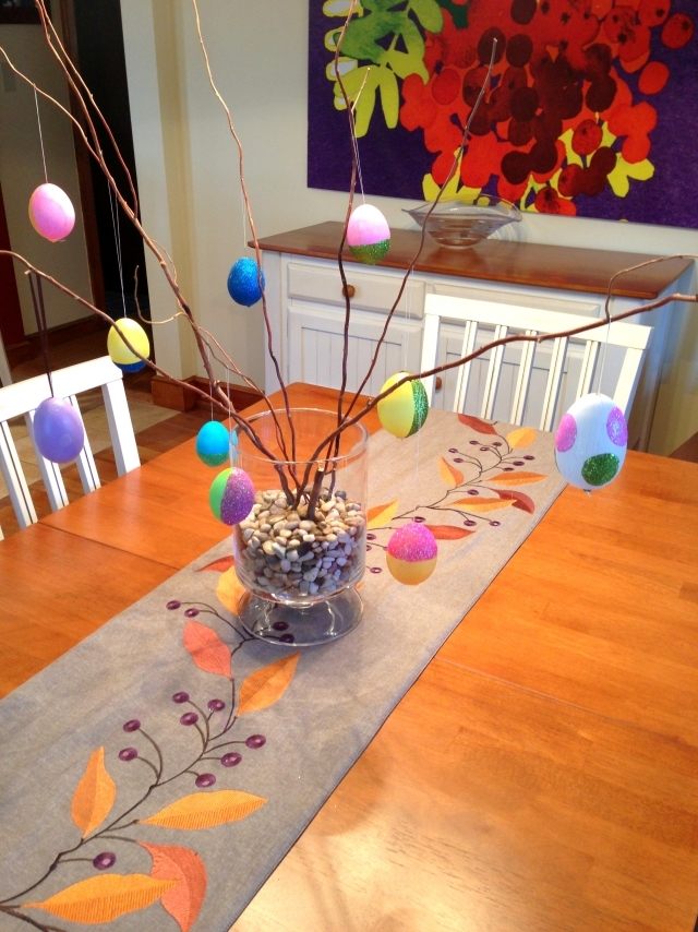 décoration de la maison arbre-Pâques-œufs-branches-vase