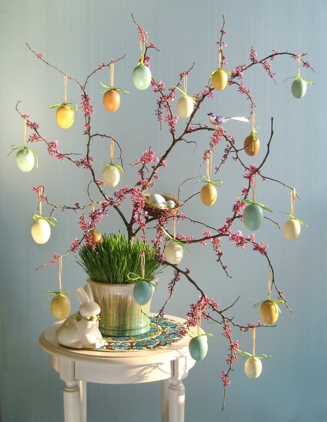 décoration de la maison arbre-Pâques-œufs-couleurs-douces