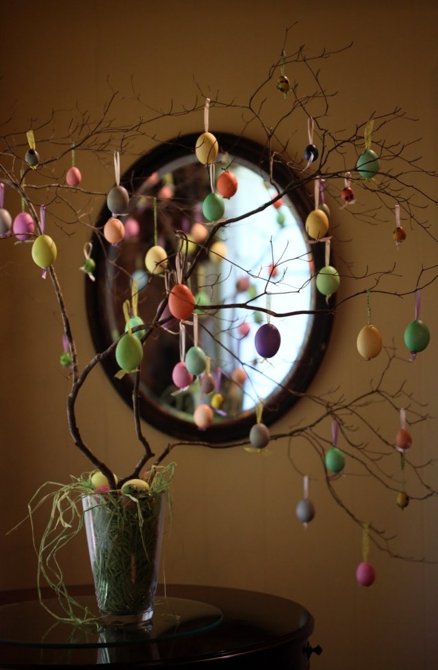 décoration-maison-arbre-Pâques-œufs-miroir-ovale