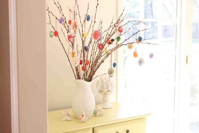 décoration de la maison arbre Pâques-œufs-multicolores