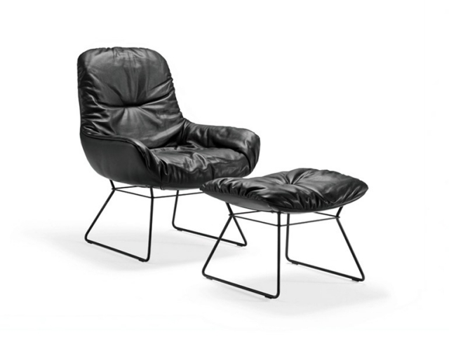 fauteuil-ottoman-cuir-noir-Leya-Lounge-FREIFRAU