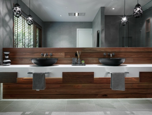 idées-déco-salle-bains-accents-bois-revetement-mural