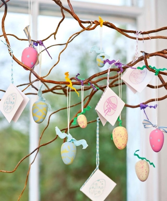 idées-décoration-maison-arbre-Pâques-œufs-cartes