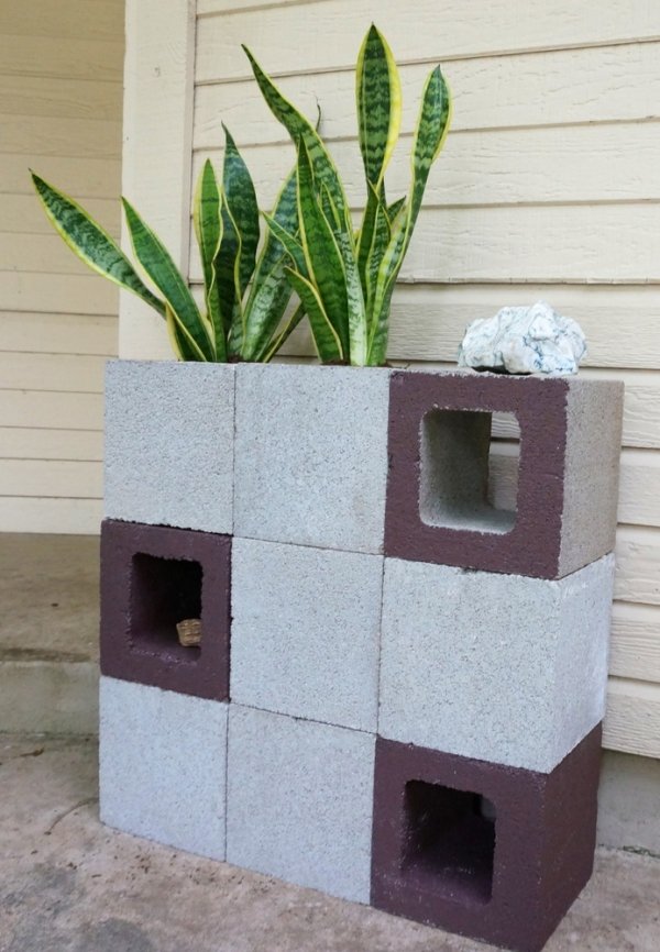 meuble-de-jardin-lounge-DIY-blocs-beton-fleurs