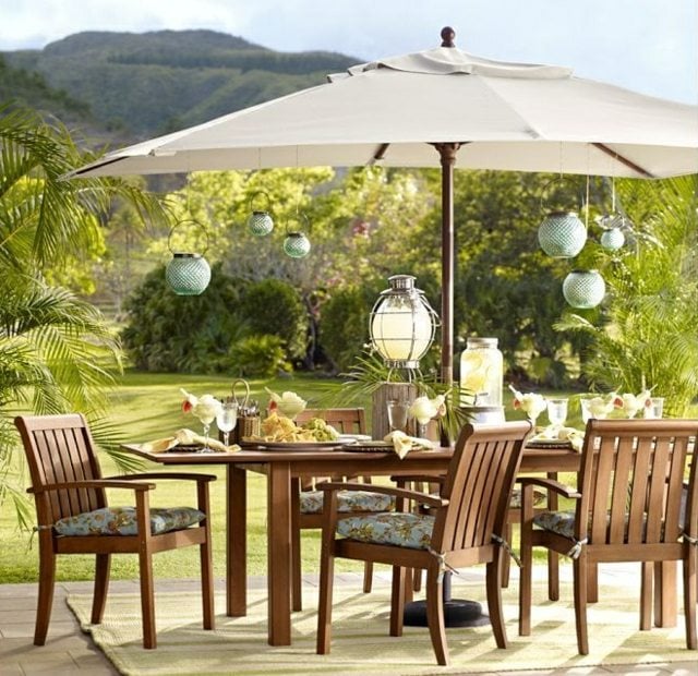 meubles de jardin bois parasol-carré-lanternes
