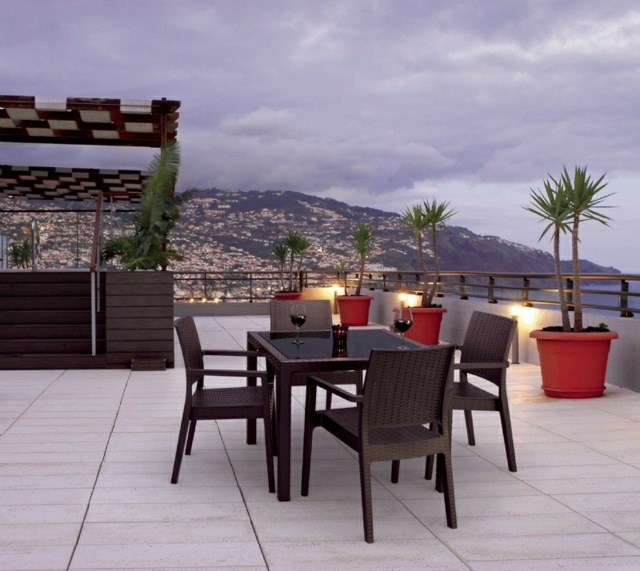 meubles de jardin résine-tressée-toit-terrasse