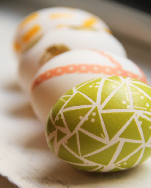 œufs de Pâques oeufs-Pâques-motifs-ruban-adhésif