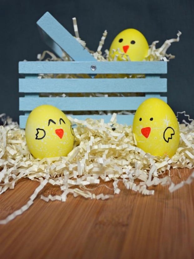 oeufs-Pâques-peinture-jaune-poussins œufs de Pâques