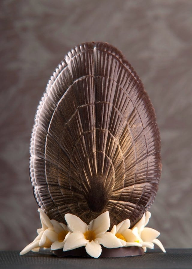 oeufs-de-Pâques-chocolat-fleur-decoration