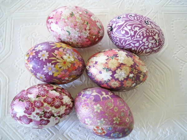 oeufs-de-Pâques-décorés-papier-motifs-floraux