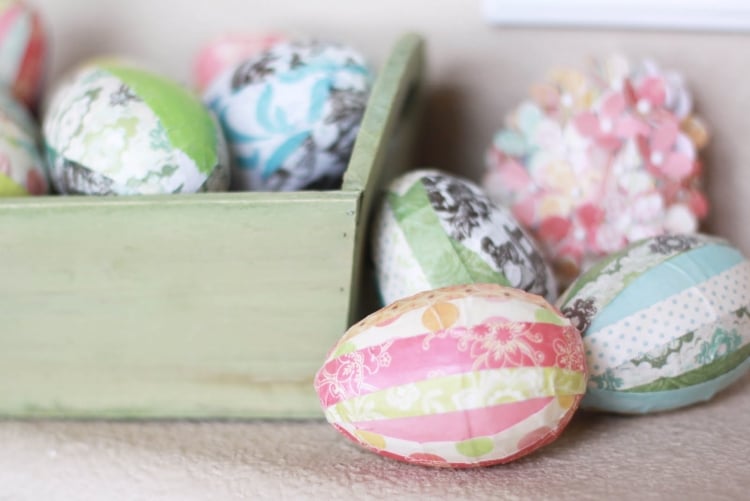 oeufs-de-Pâques-décorés-papier-multicolore