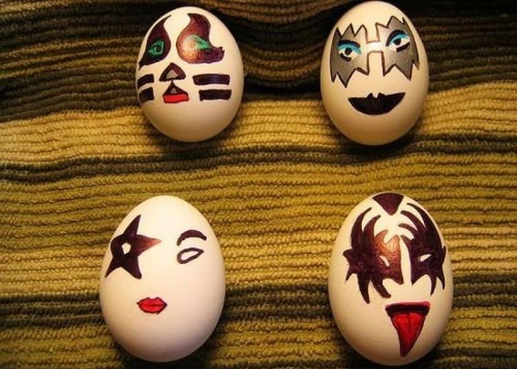 œufs de Pâques dessins-visages-effrayants