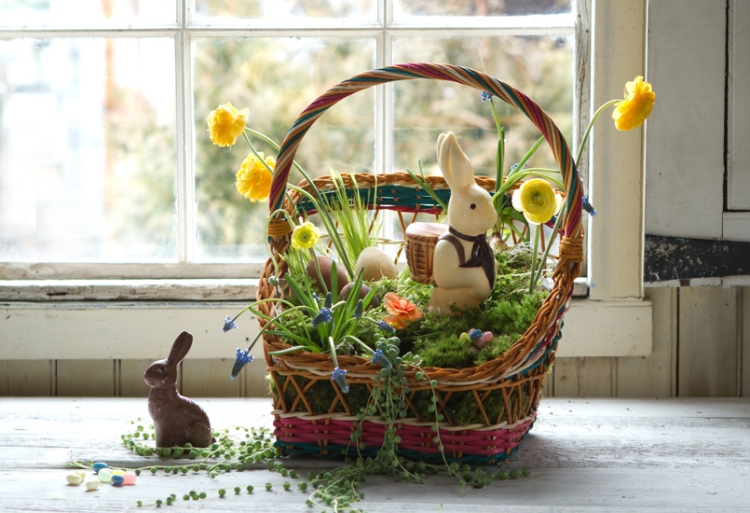 panier-oeufs-Pâques-rotin-mousse-oeufs-lapin-céramique