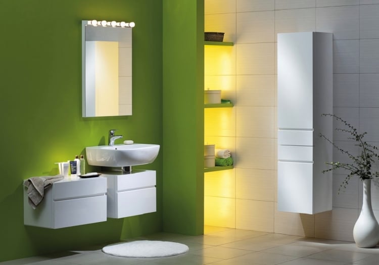 peinture-salle-bain-vert-blanc-sanitaire-blanc peinture pour salle de bain