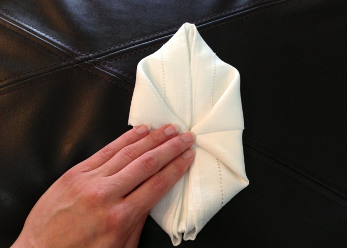 Pliage de serviettes facile en lapin de Pâques- tutoriel rapide