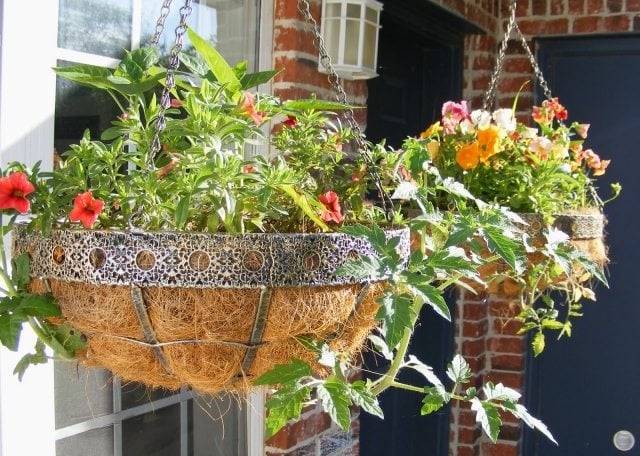 pot-fleurs-suspendu-fibres-coco-métal pot de fleurs suspendu