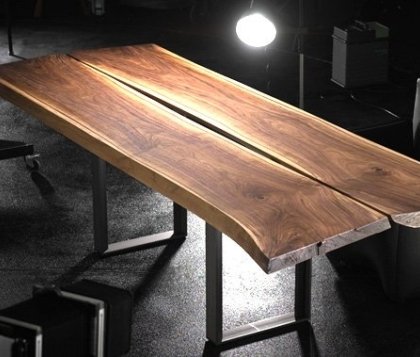 table en bois massif noyer-américain-métal