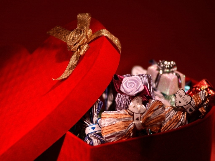Saint-Valentin-chocolat-emballage-original-rose-deco