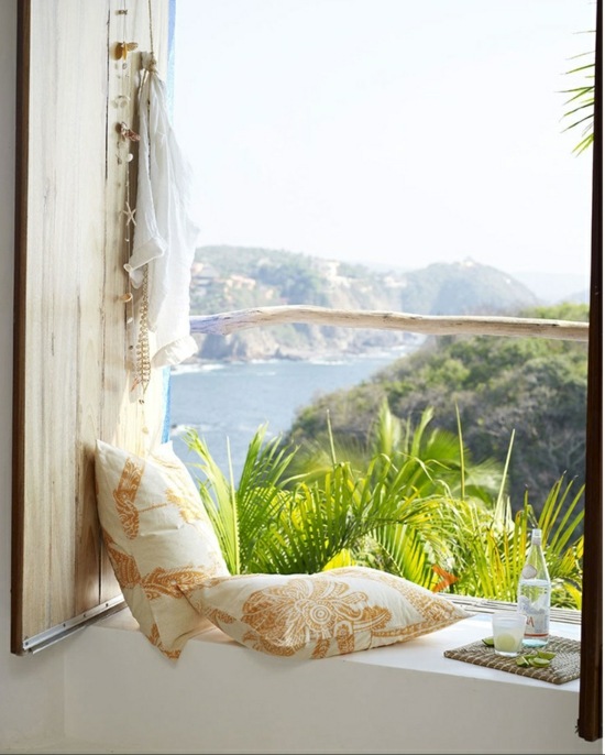 aménagement-balcon-été-idee-decoration-coussins