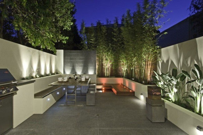 aménagement-jardin-terrasse-beau-luminaire-plantes