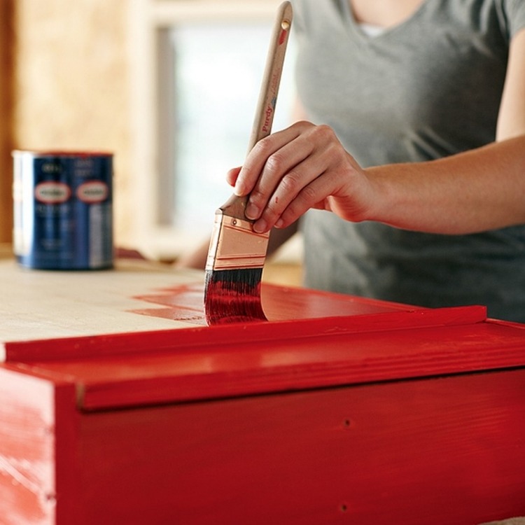 Délicieux Table Rabattable Murale #5: Armoire-murale-fabriquer-peinture-%C3%A9mail-rouge.jpg Délicieux Table Rabattable Murale #5: Armoire-murale-fabriquer-peinture-%C3%A9mail-rouge.jpg