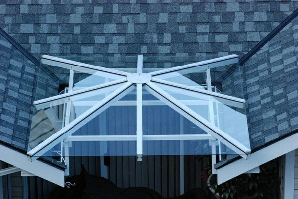 auvent-terrasse-toiture-moderne-aluminium-verre