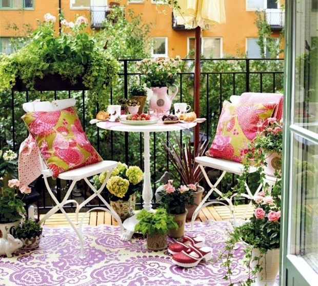 balcon-fleuri-oasis-fleurs-plnates-grimpantes balcon fleuri