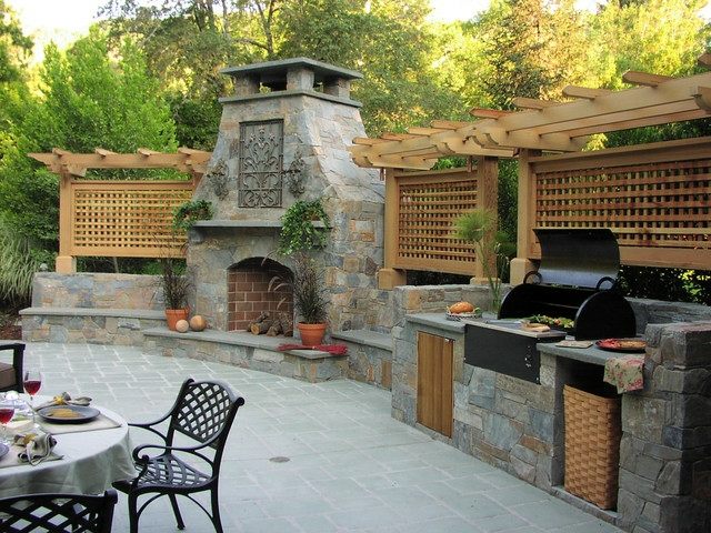 barbecue-extérieur-briques-revetement-pierres-pergola-bois-coin-repas