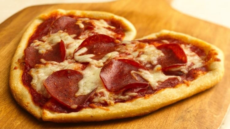 cadeau de Saint Valentin pour femme pizza-forme-coeur