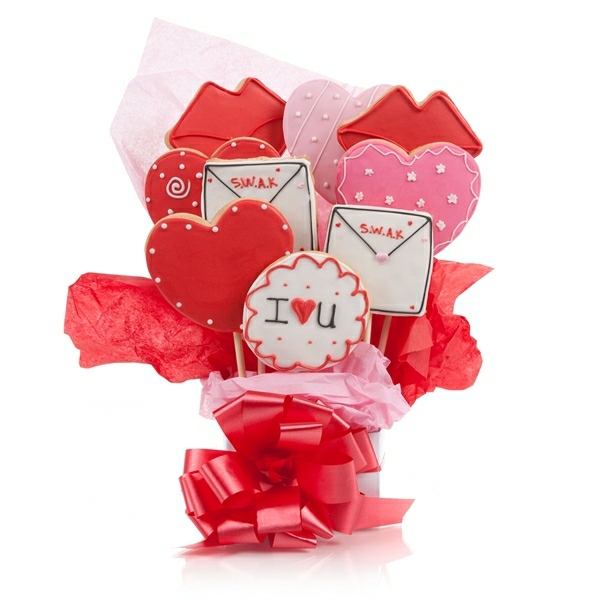 cadeaux-saint-valentin-biscuits-coeurs-rouge-rose-messages cadeaux Saint-Valentin
