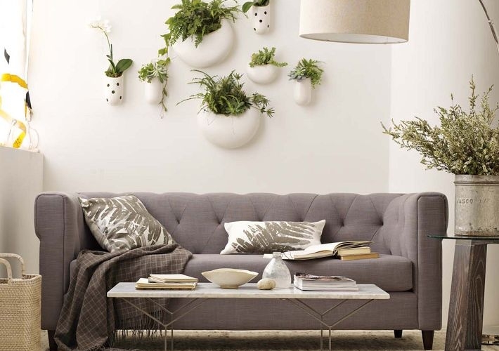 canapé-moderne-gris-rembourré-salon