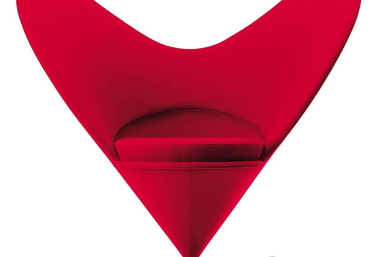 chaise-design-coeur-couleur-rouge