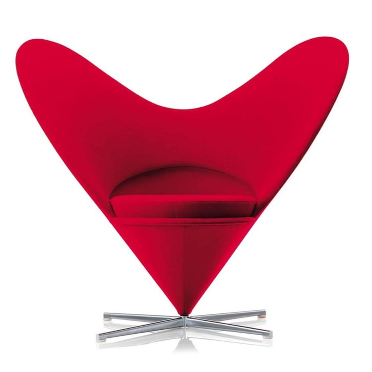 chaise-design-coeur-couleur-rouge