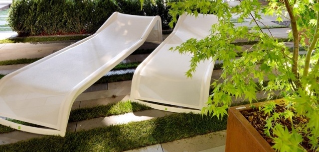 chaise-longue-jardin-blanches-élégantes-DUNE-Metalco