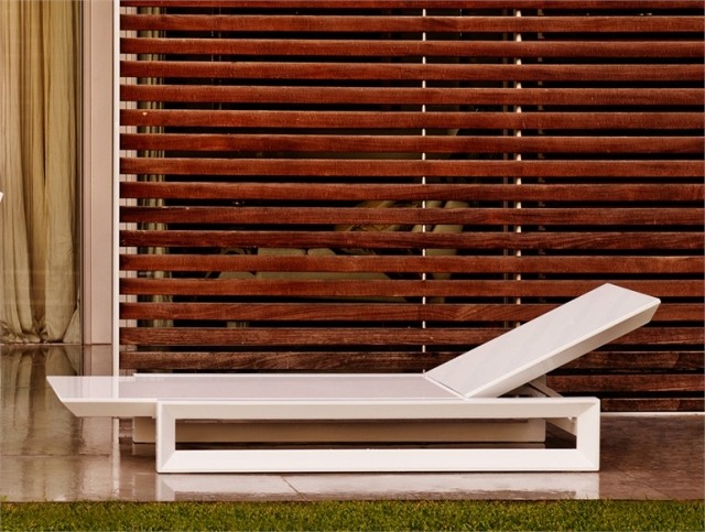 chaise-longue-jardin-design-blanche-moderne-FRAME-VONDOM chaise longue jardin