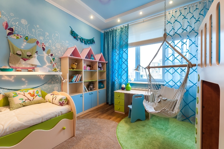 chambre-enfant-plafond-parquet-massif-carpet-lit-bois-massif