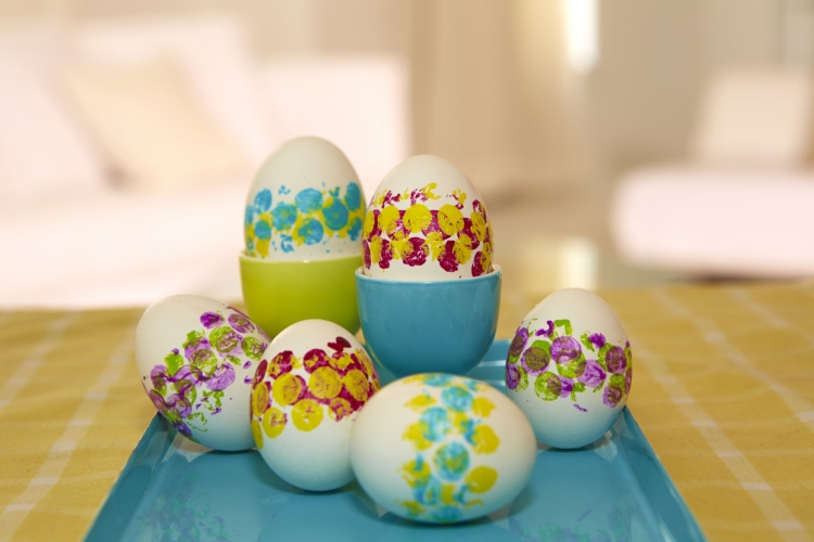 décoration œufs de Pâques papier-bulle-peinture-acrylique