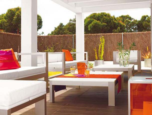 décorer-table-balcon-blanche-chemin-table-orange