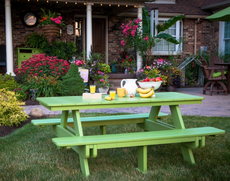 deco-exterieur-champêtre-table-bancs-bois-fleurs