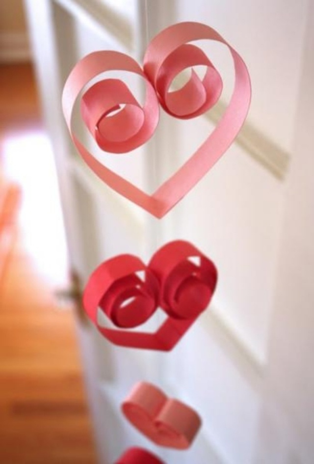 deco-st-valentin-coeurs-papier-rose-rouge cœur d'amour