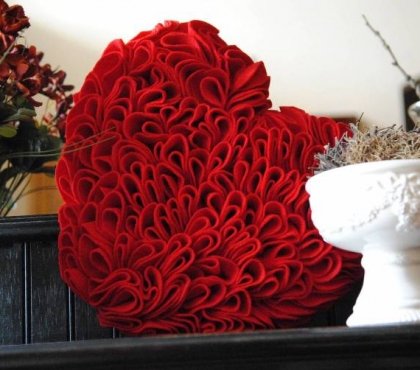 deco-st-valentin-coeurs-tissu-rouge