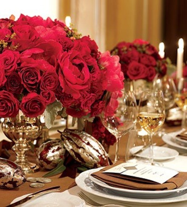 deco-table-saint-valentin-arrangements-floraux-carte-amour