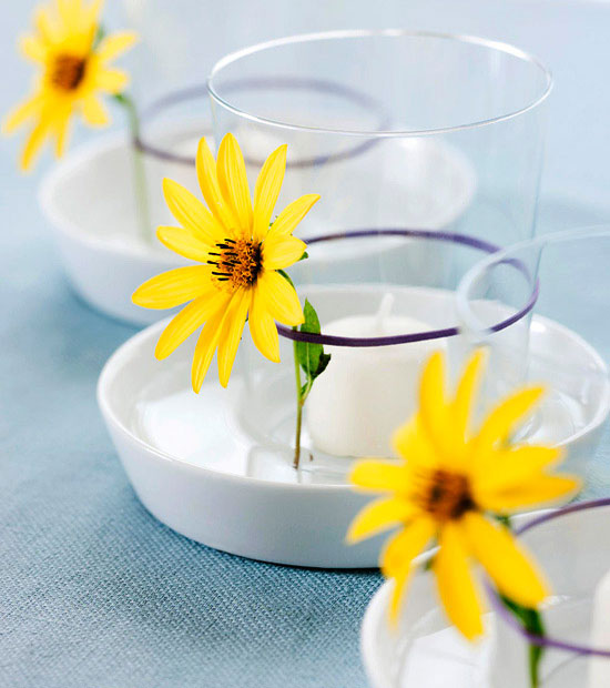 déco pour Pâques idée-bandes-caoutchouc-fleurs-jaunes