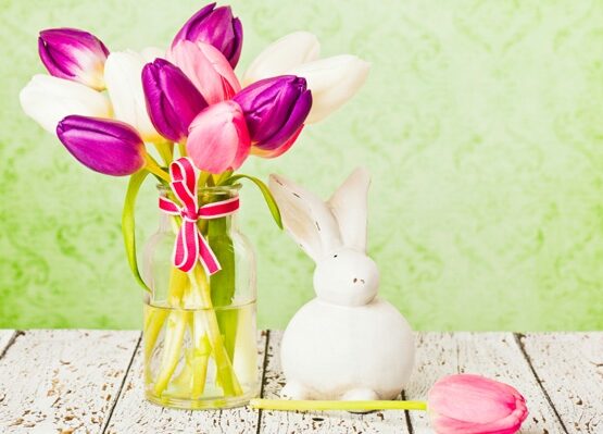 déco pour Pâques tulipes-rose-blanc-violet-bocal-verre