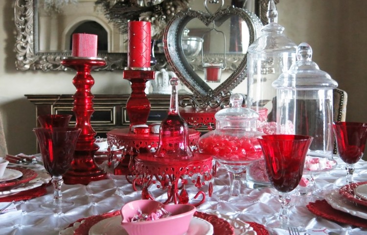 déco-de-table-Saint-Valentin-bougies-rouge-coeur