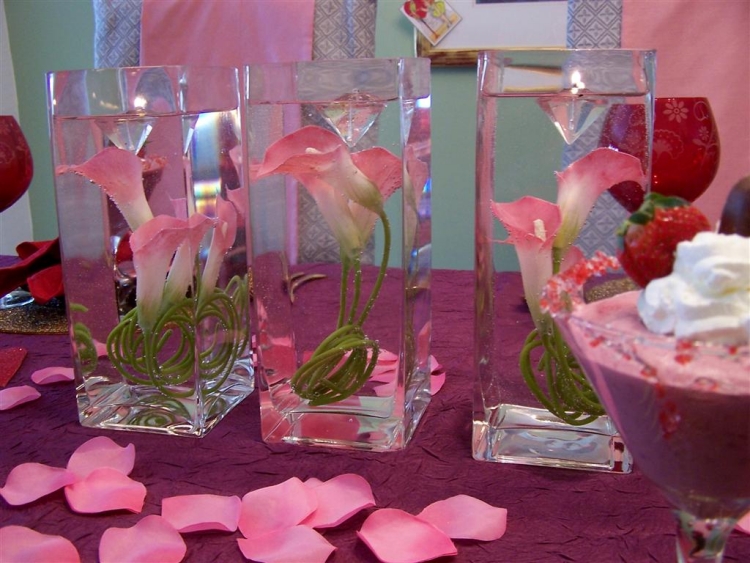 déco-de-table-Saint-Valentin-petales-de-roses