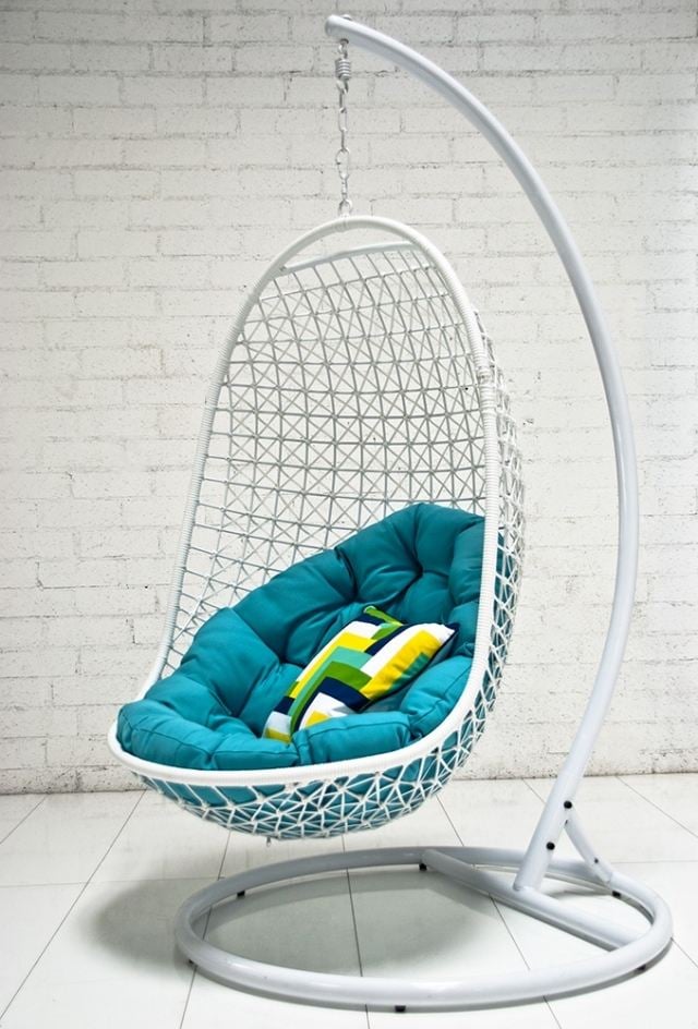 fauteuil de jardin suspendu blanc-coussin-bleu-canard