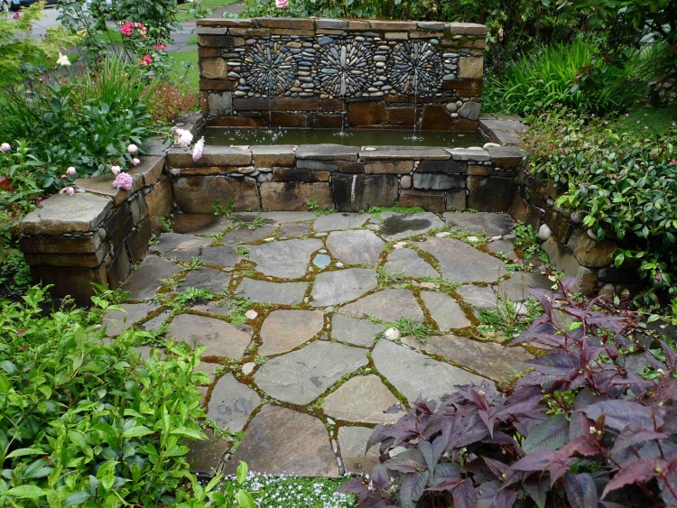 fontaine de jardin japonais mosaïque galets
