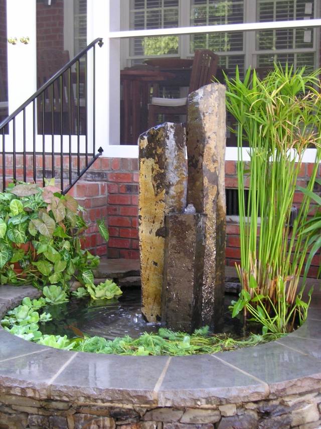 fontaine-jardin-pierre-plantes-aquatiques fontaine jardin