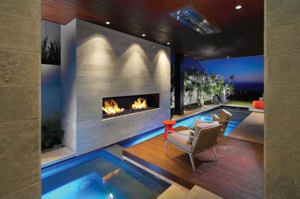 foyer-extérieur-cheminée-moderne-piscine-coin-salon